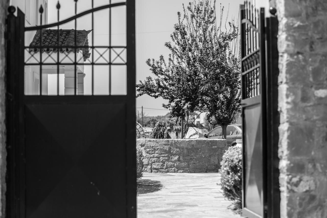 Aparthotel Enpy Finikounta Esterno foto